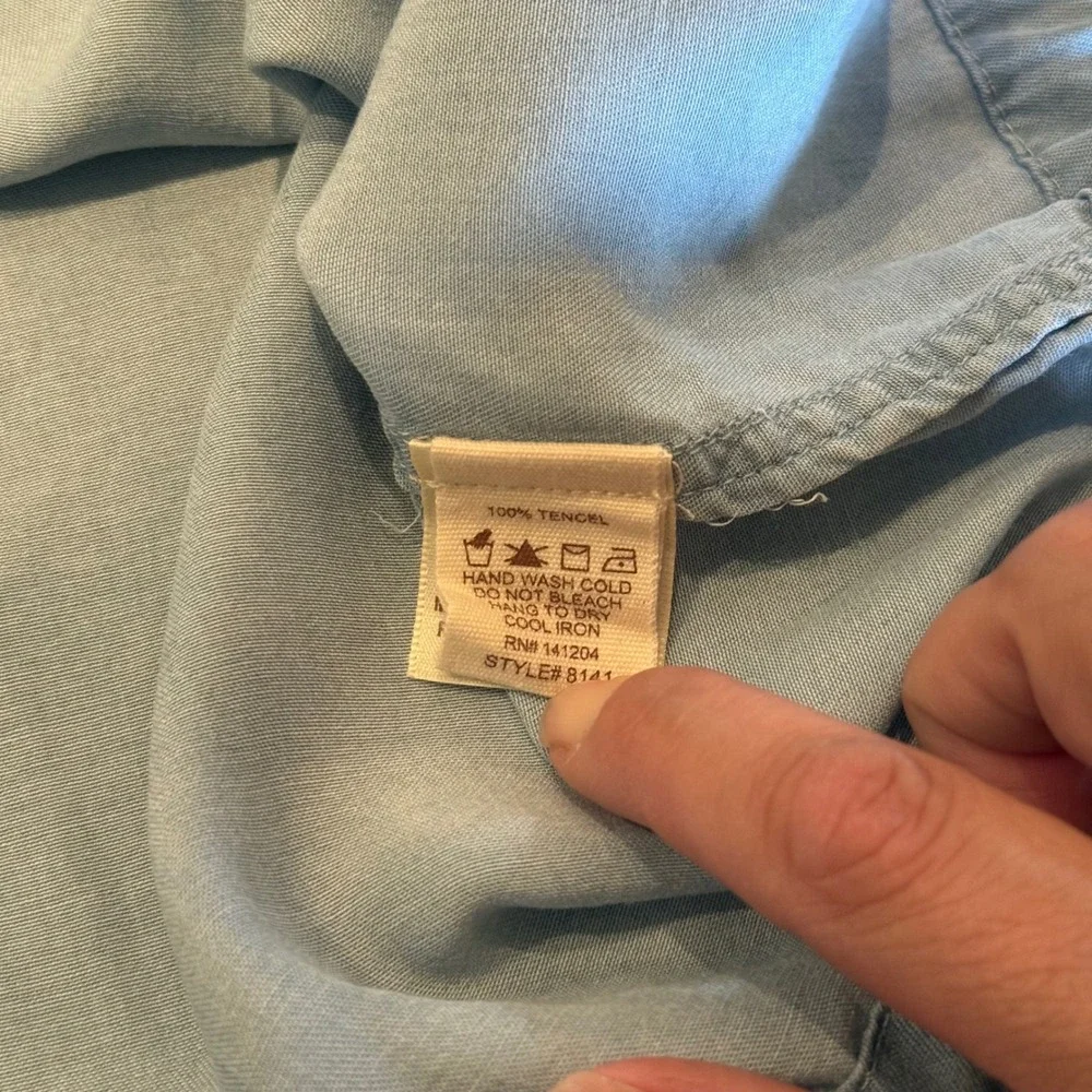 Denim Light Blue Tie Front Shirt Hem & Thread Button Down Long Sleeve Medium - Picture 7 of 8